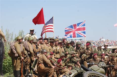 Victory at Sea - Eine epische Ode an den maritimen Kampfgeist der Alliierten im Zweiten Weltkrieg!